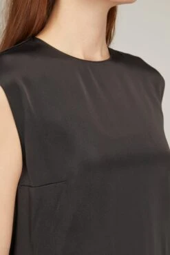 STELLA MCCARTNEY Sleeveless Crew Top In Black -Dries Van Noten Shop stella mccartney sleeveless crew top in black 4