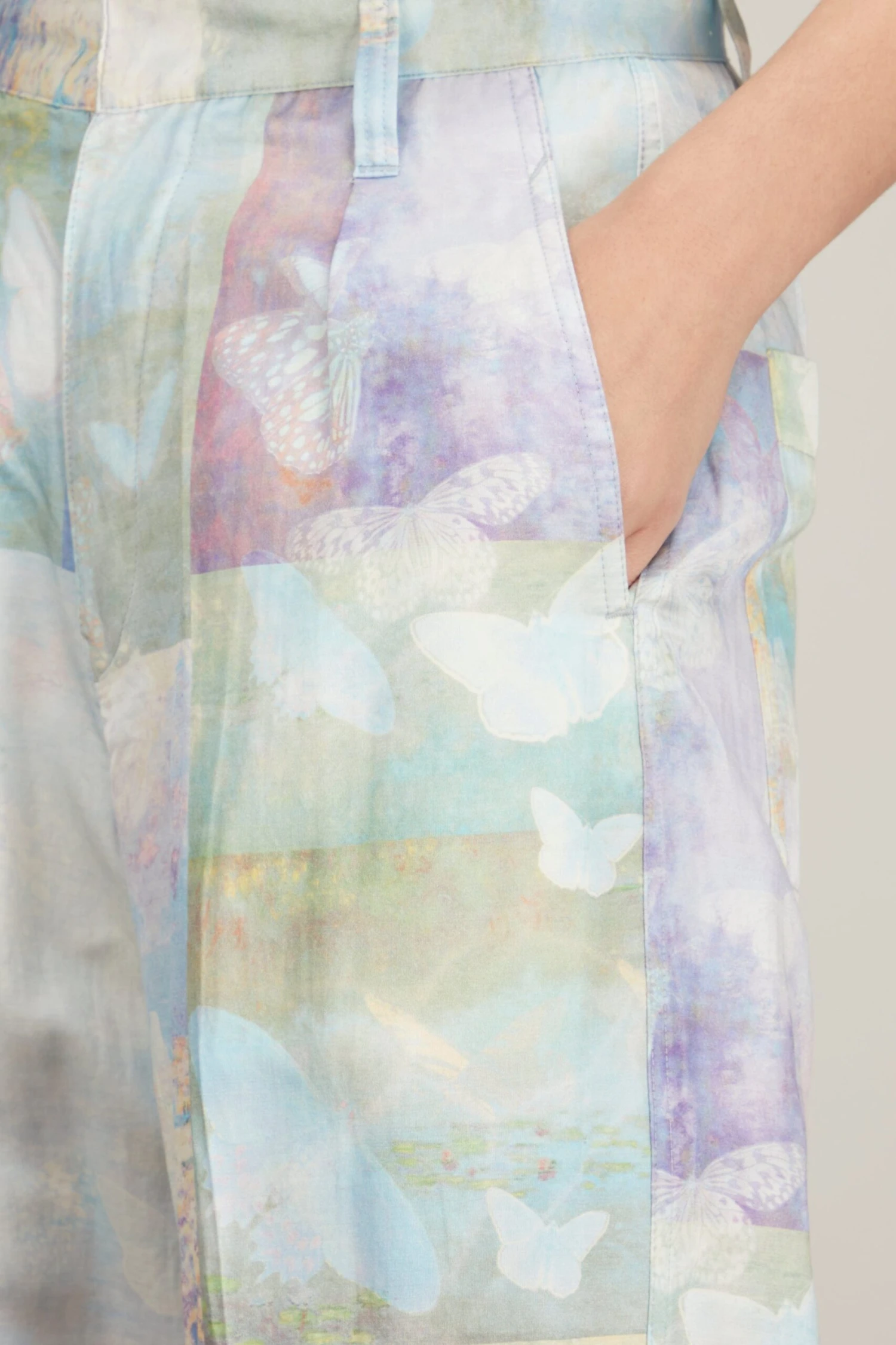 The Wide Easy Trousers In Under The Water 5 The Wide Easy Trousers In Under The Water - Image 5